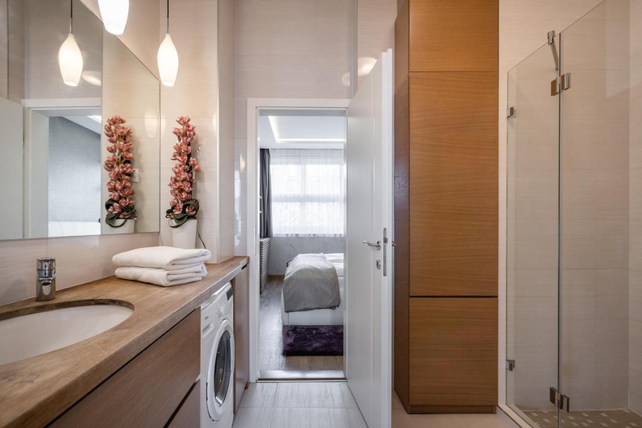 Amora Homes Breathless Basilica View Elegant Flat With Balcony Need Reservation X Free Parking Apartament